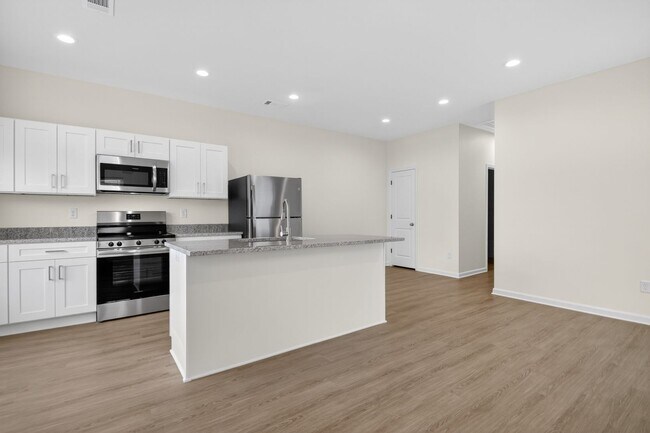 Building Photo - 3109 W 11th St