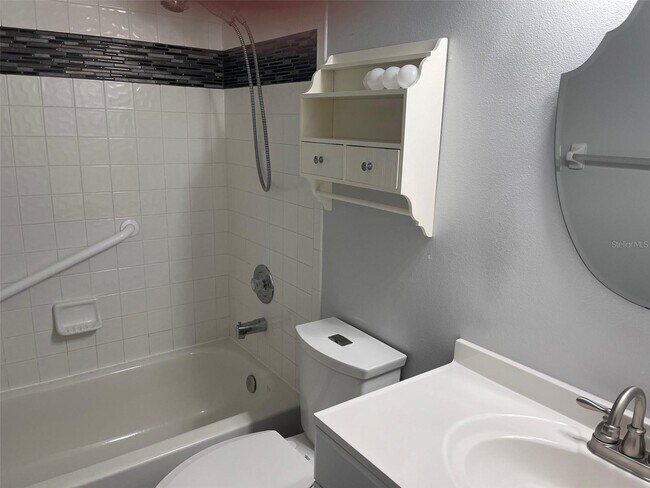 Building Photo - 825 Mary Frank Ct