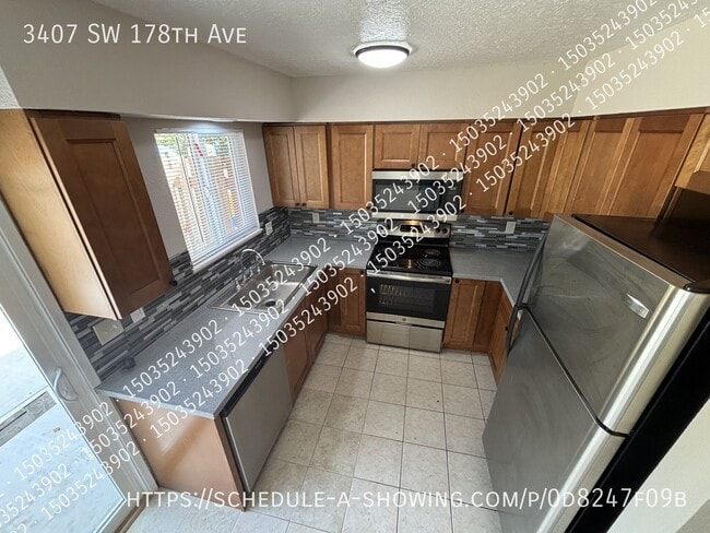 Building Photo - 3407 SW 178th Ave