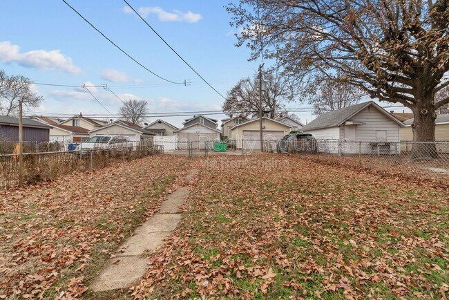 Building Photo - 4152 Wilmington Ave