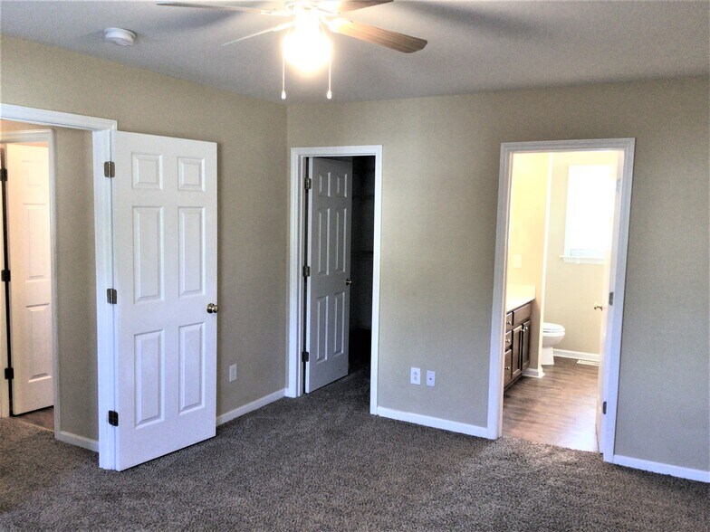 Building Photo - 5530 Brookdale Ridge Dr