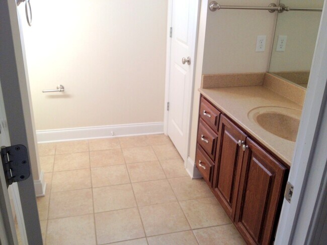 Building Photo - 109 Ledbury Cove