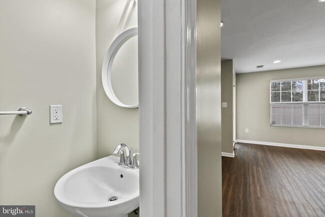 Building Photo - 7544 Stonehouse Run Dr