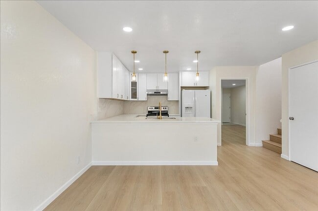Building Photo - 1007 Tahiti Ln