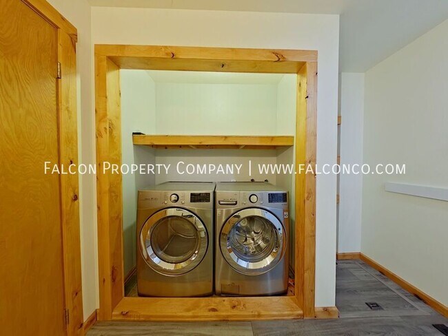 Building Photo - 122 Dolomite Dr