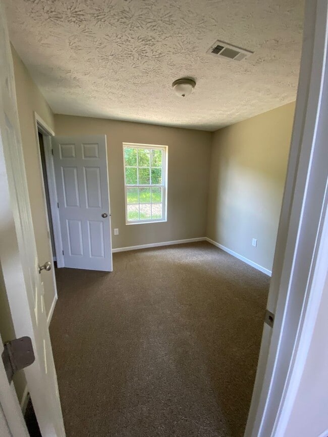 Building Photo - Single Family Home in White Pine TN