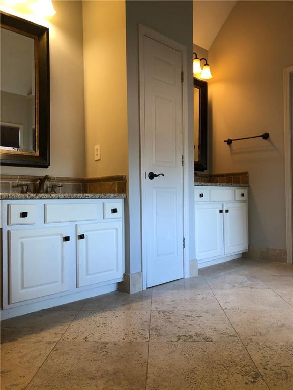 Building Photo - 2242 Lenox Walk NE