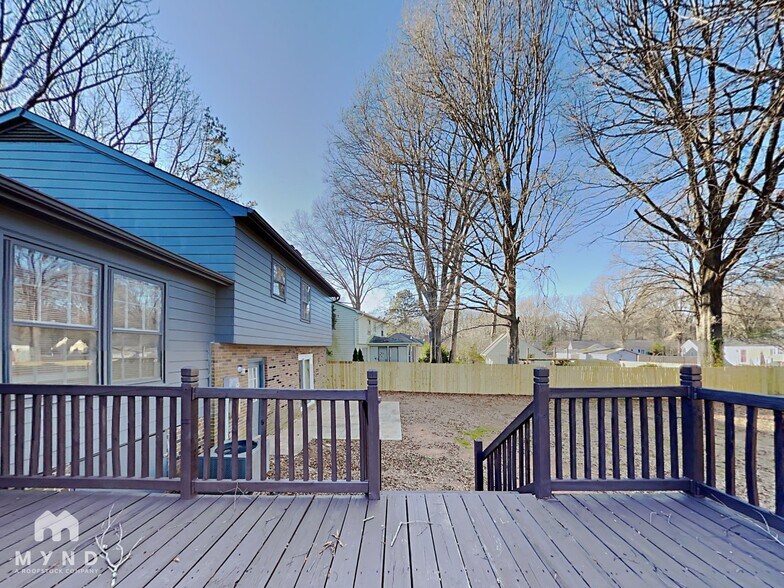 Building Photo - 6815 Saddle Ridge Rd