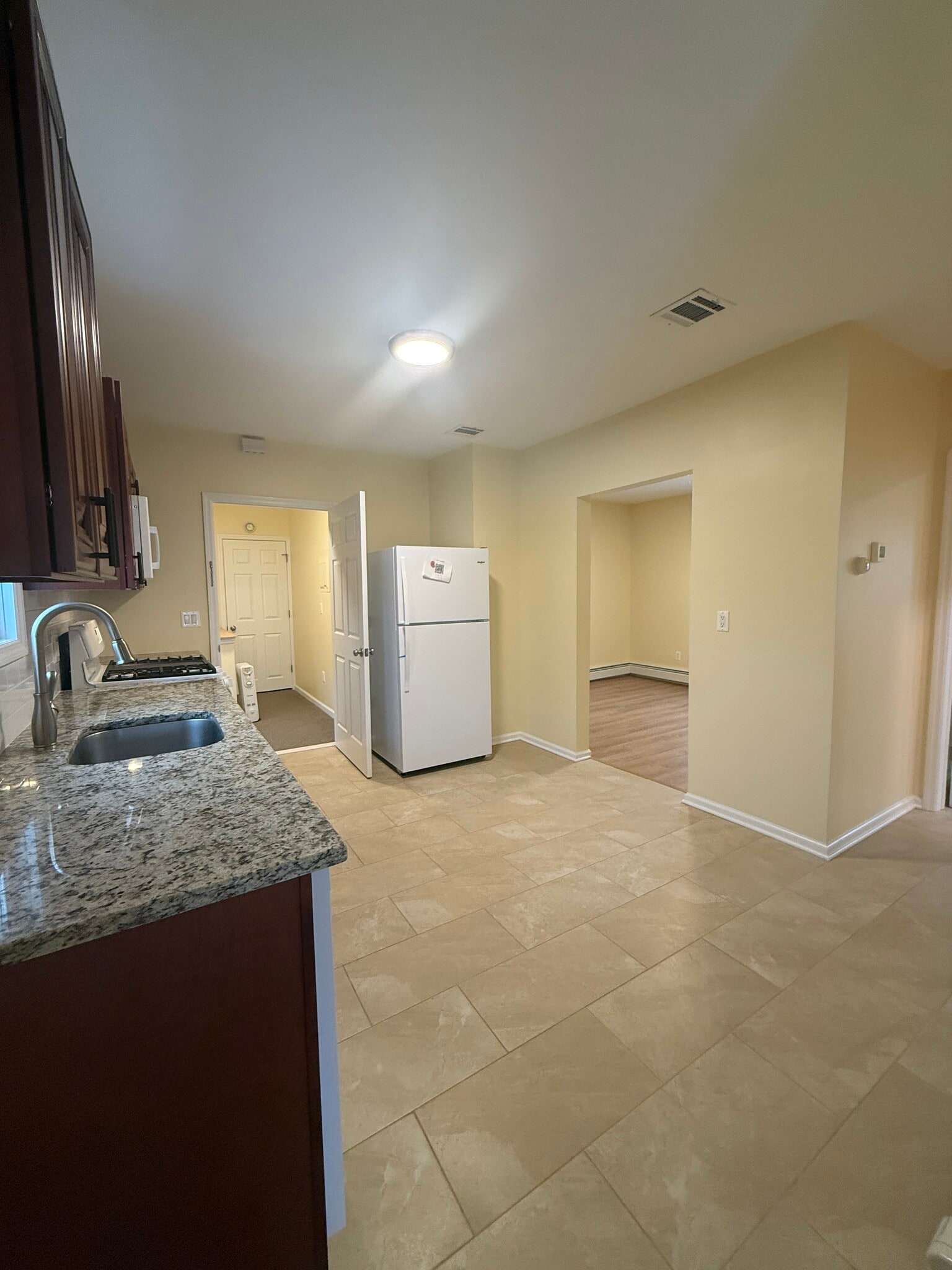 Building Photo - 7 Cortland St