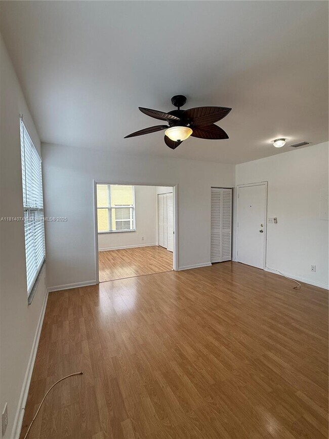 Building Photo - 4215 Sheridan Ave