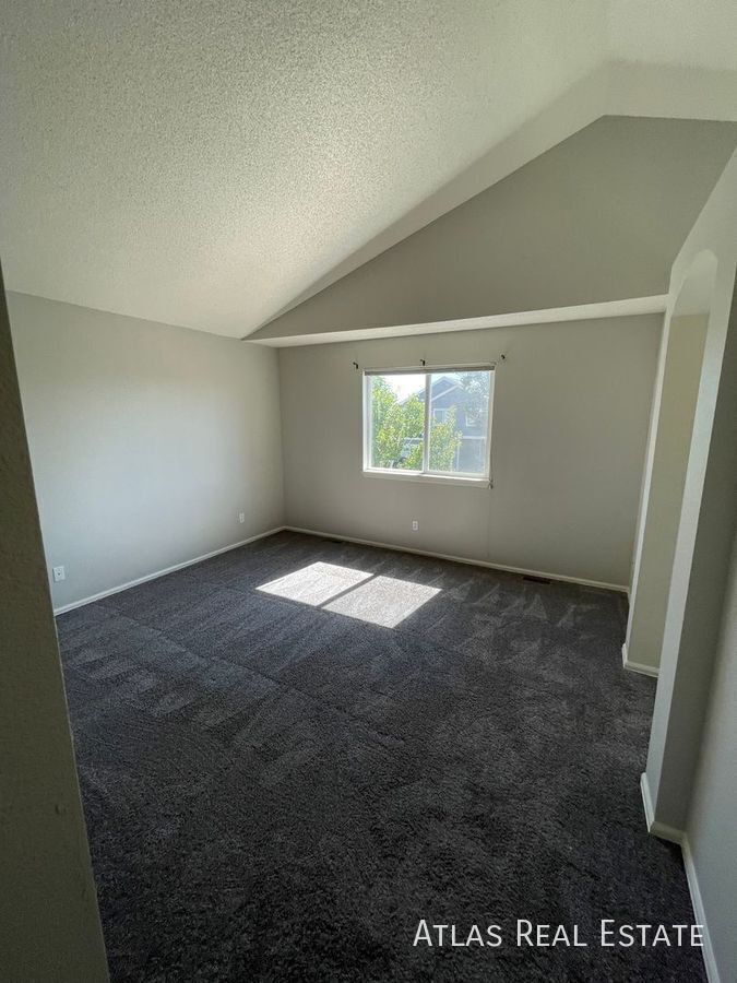 Building Photo - 5045 Sweetgrass Ln