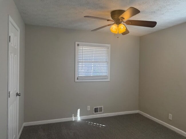 Building Photo - Beautifully Updated 5BR / 3.5 Bath Brick Ranch with Finished Basement!