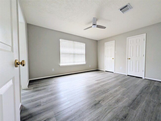 Building Photo - 8803 Wheatland Dr