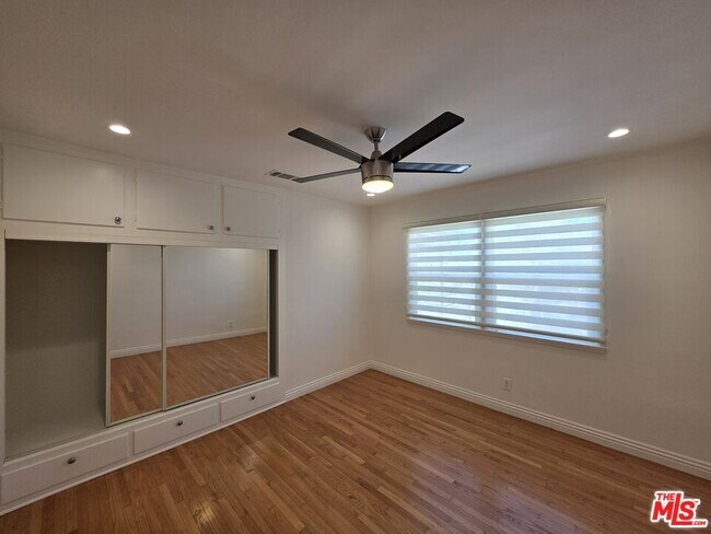 Building Photo - 102 Gaviota Ave