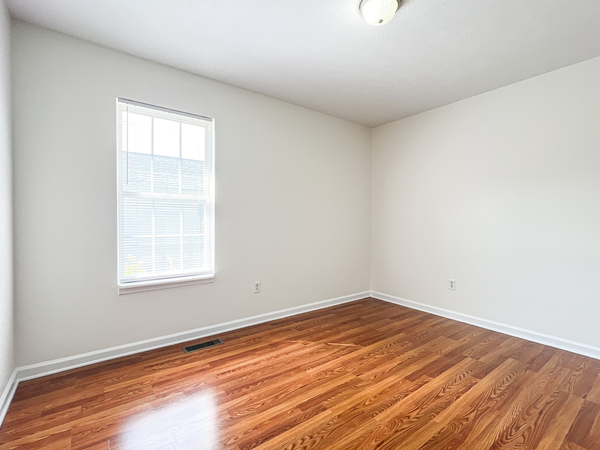 Bedroom 3 - 1451 N Delphine Ave
