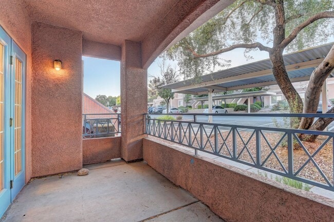 Building Photo - Corner Unit Condo in Gated Summerlin Commu...