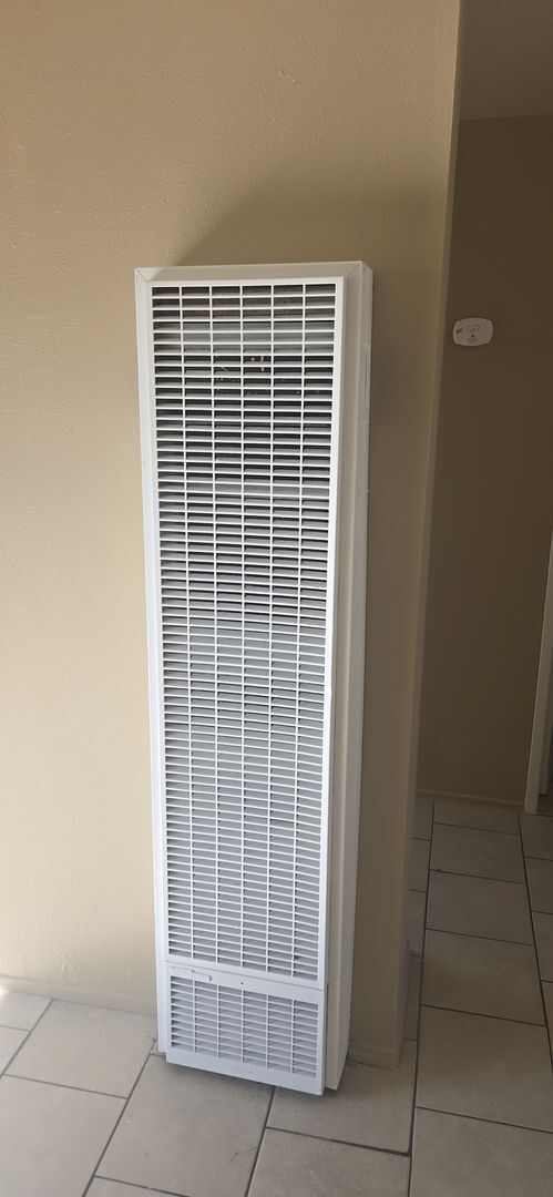 Building Photo - 821 N Vineyard Ave