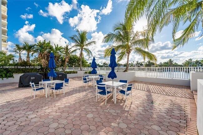 Building Photo - 5700 Collins Ave