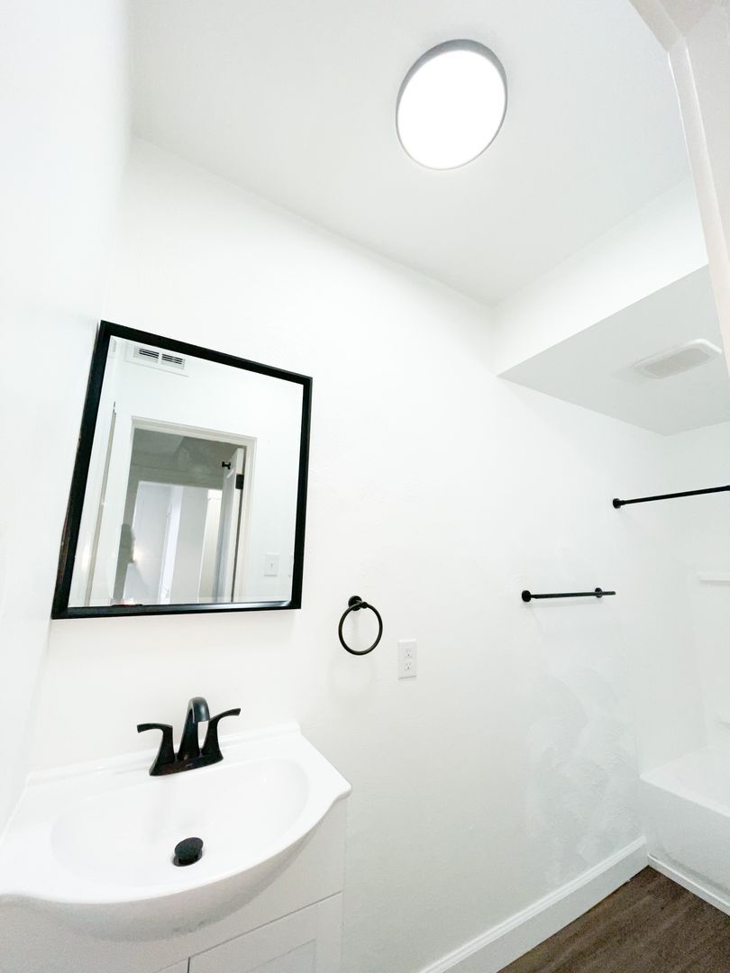 Building Photo - 709-711 Industry St