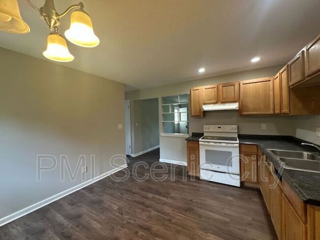 Building Photo - 1220 Gadd Rd