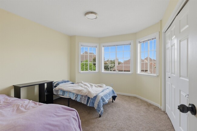 Building Photo - 2114 Gentryside Dr