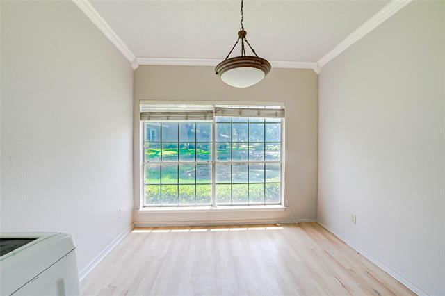Building Photo - 3550 Country Square Dr