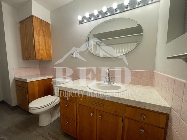 Building Photo - East Bremerton Rambler - 3 Bed 1 Bath with Garage and Carport Parking