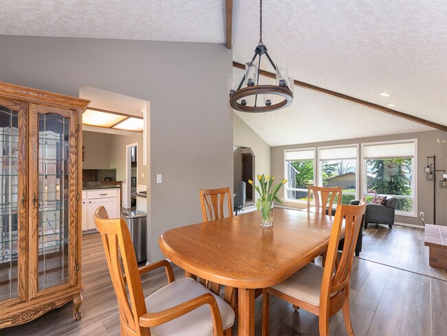 Building Photo - 11811 SE Koala Dr