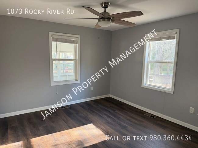 Building Photo - 1073 Rocky River Rd