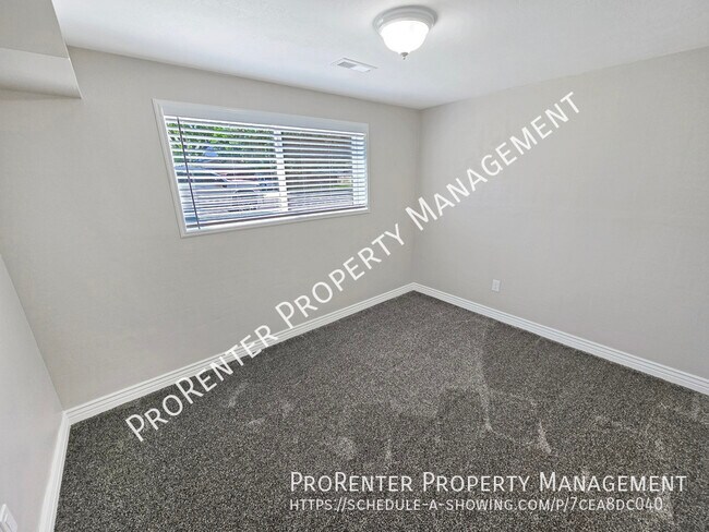 Building Photo - 1722 N 670 W