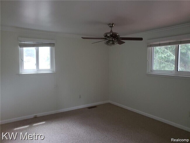 Building Photo - 5969 Slate Dr