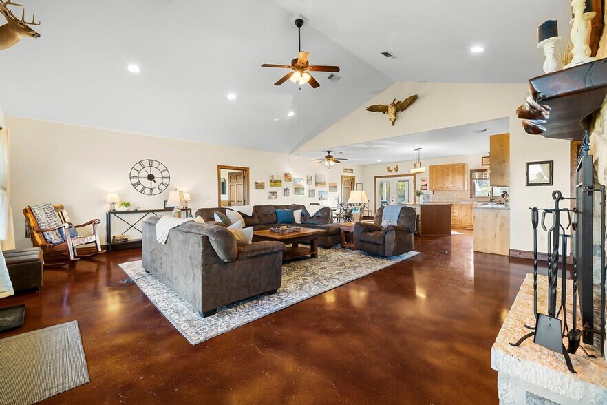 Building Photo - 359 Sagebiel Ranch Rd