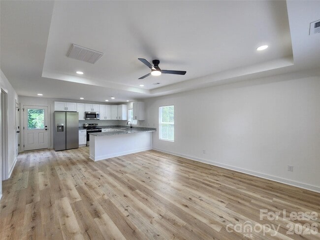 Building Photo - 1302 Rainbow Dr