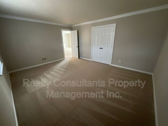 Building Photo - 1006 W Barton St