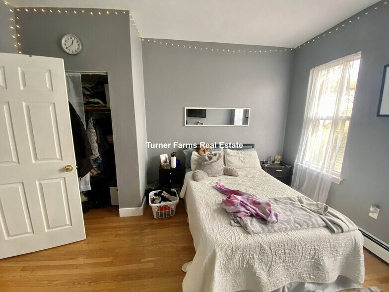 Building Photo - 8 Eldora St