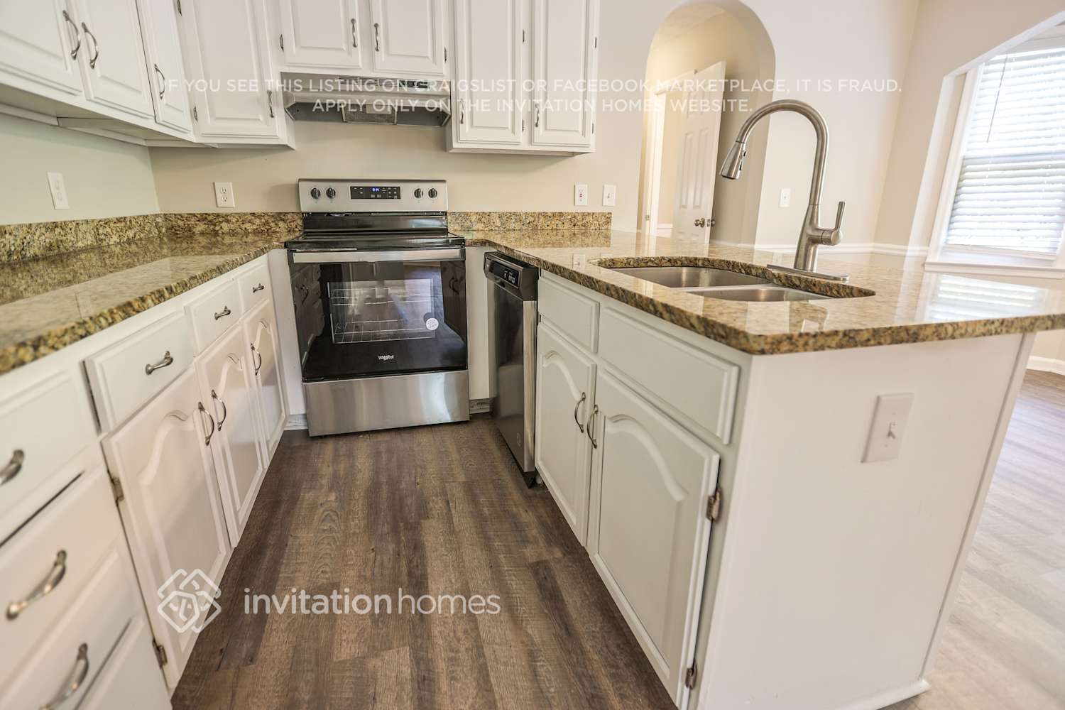 Building Photo - 17 Henley Cir