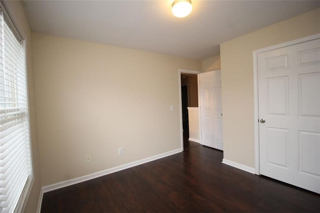 Building Photo - 5670 Winter Bluff Way NE