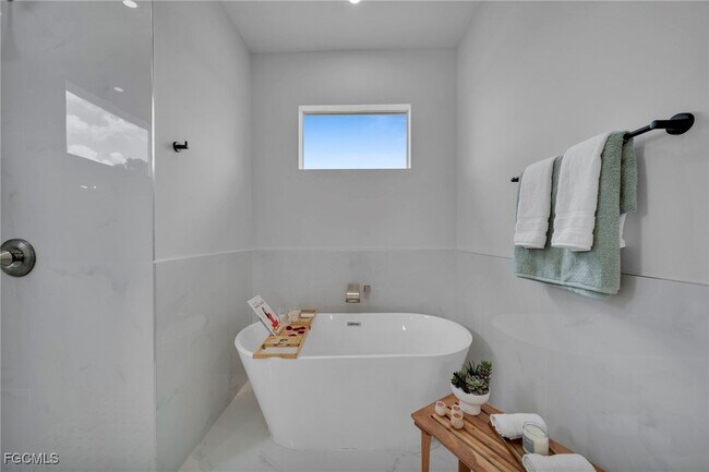 Building Photo - 3706 16th St W