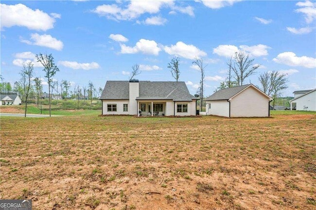 Building Photo - 214 Oakwood Dr