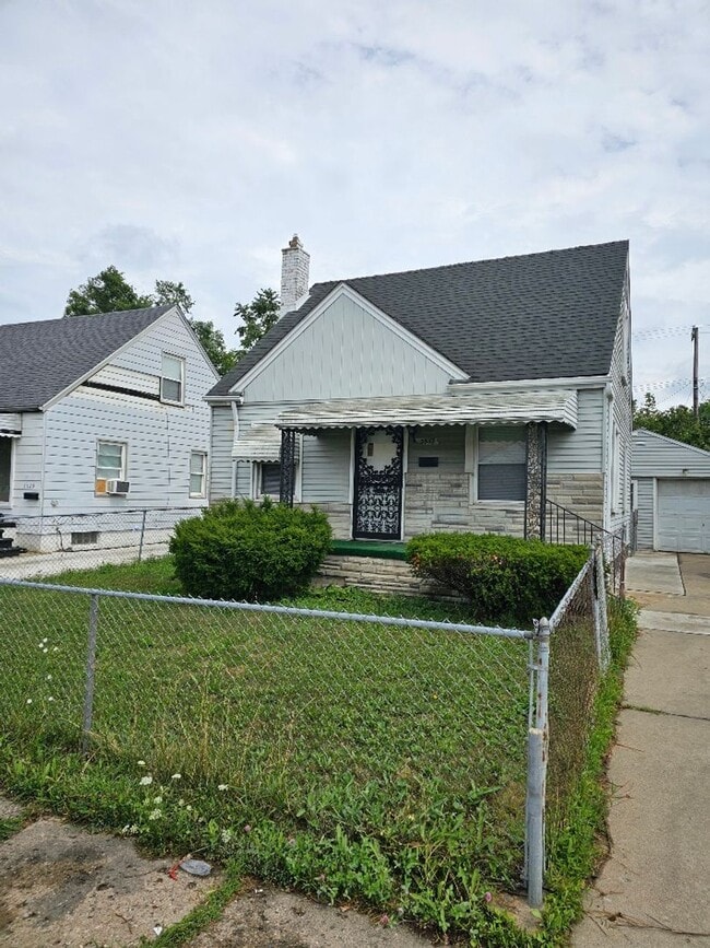 Building Photo - 3337 Bassett St