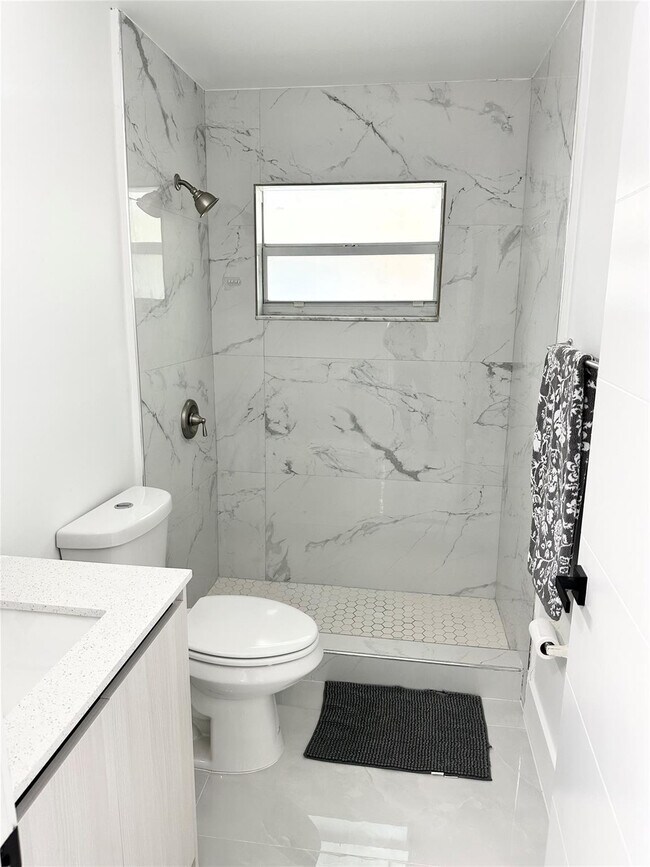 Building Photo - 2508 McKinley St