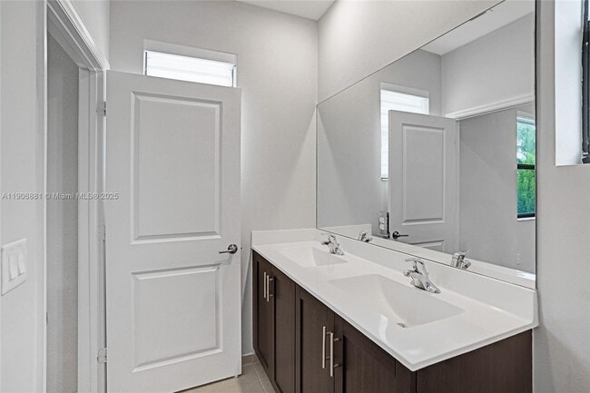 Building Photo - 391 NE 208th Terrace