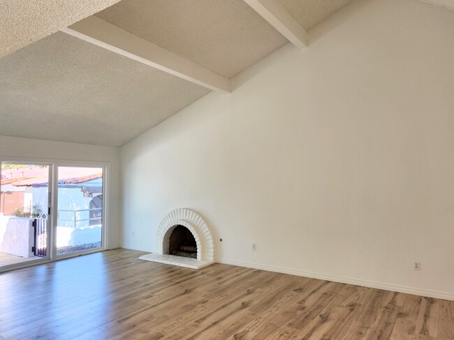 Building Photo - 12711 Caminito Cancion