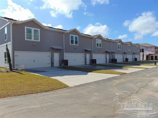 Building Photo - 5065 Peach Dr