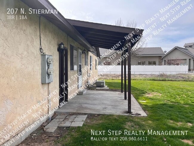 Building Photo - 207 N Stierman Way