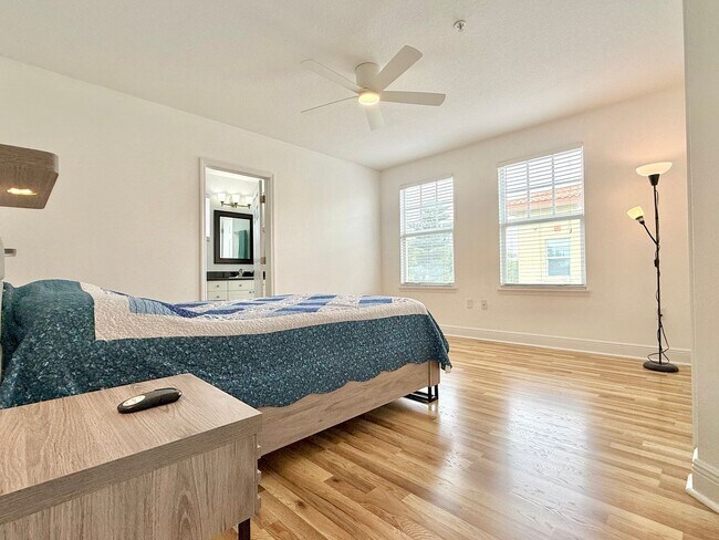 Building Photo - Perfect balance of space, style & easy living - 2Bedrooms 2.5Bath in Clearwater!
