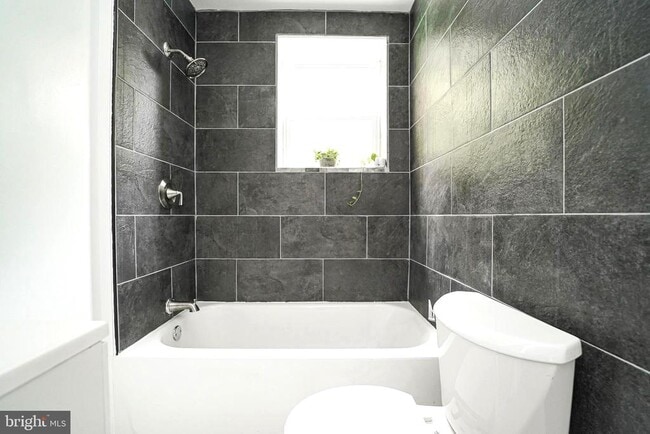 Building Photo - 1847 E Harold St