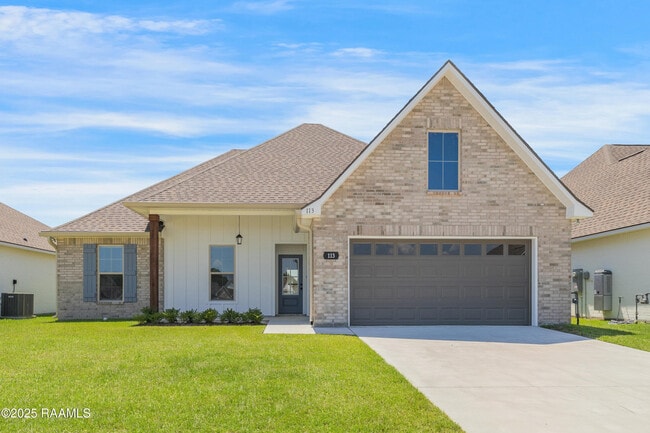 Building Photo - 113 Star Ln