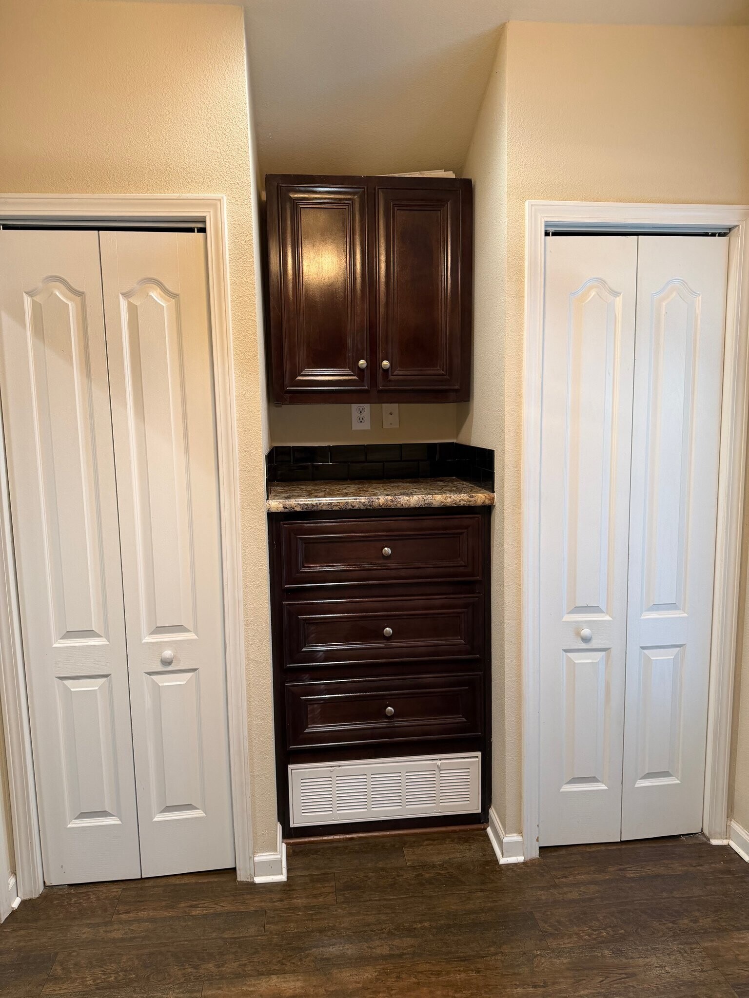Building Photo - 17398 Countrywood