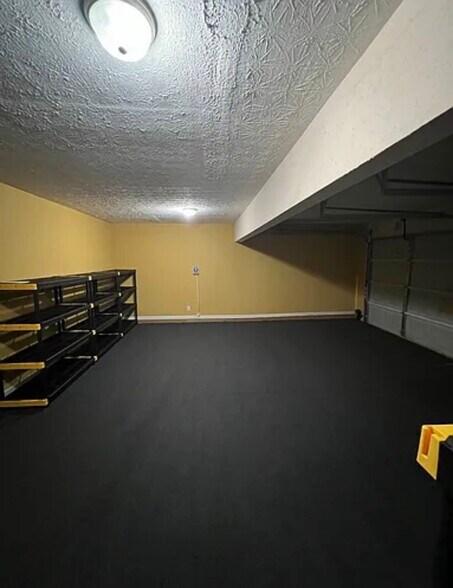 Building Photo - 70 Trelawney Dr